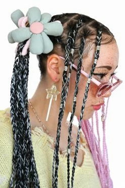 My Violet New Arrivals Flower Puff Clip Set